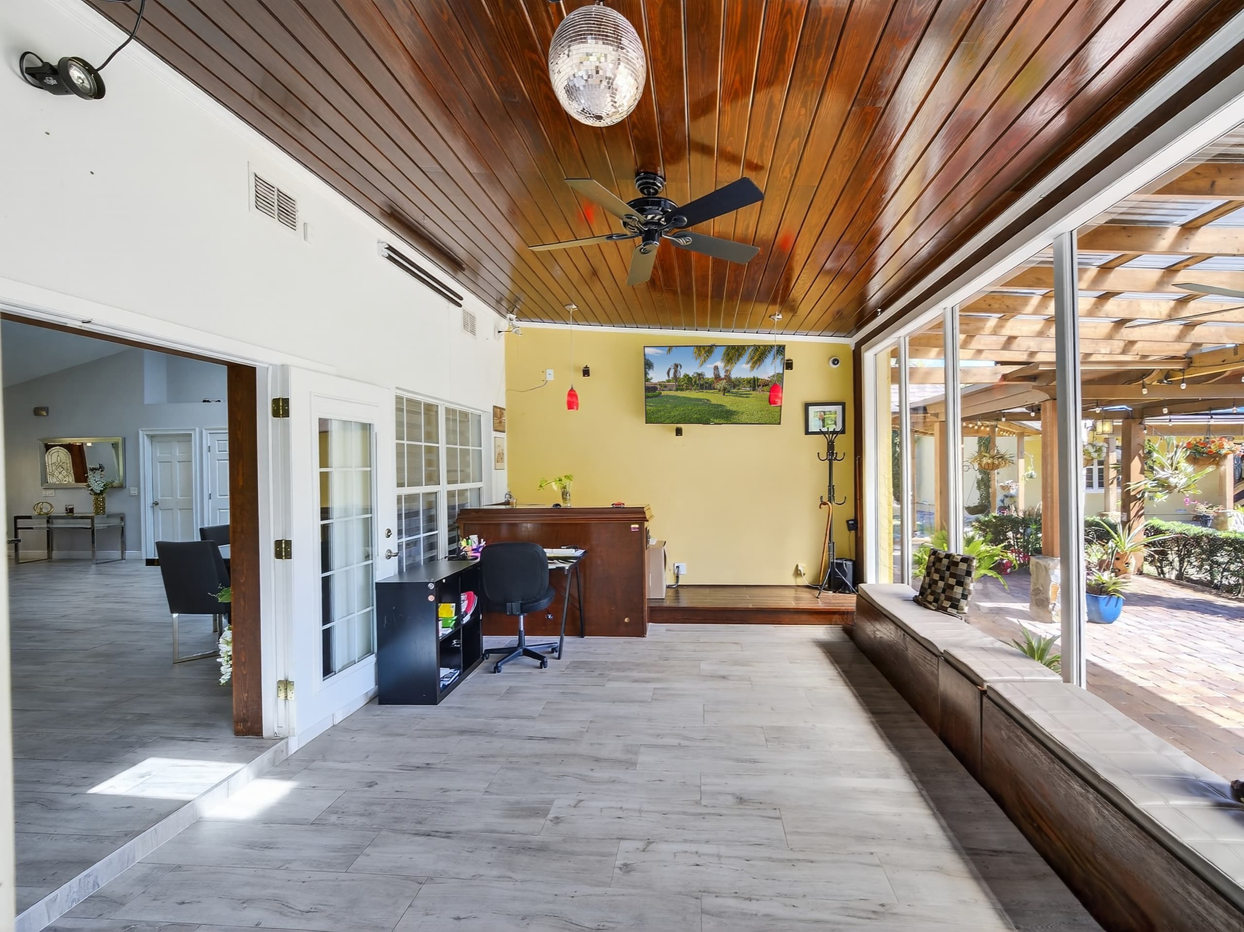 Florida room interior photography